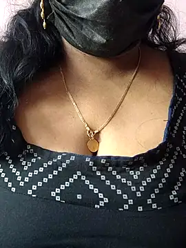 mallu-sumi online show from 04/09/26, 04:34