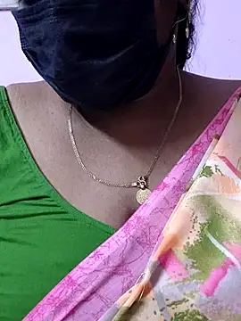 mallu-sumi online show from 04/20/26, 06:42