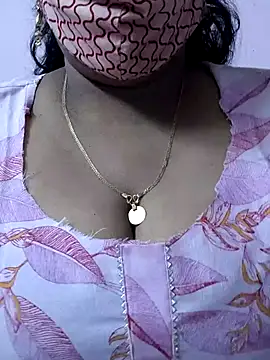 mallu-sumi online show from 05/25/26, 06:36