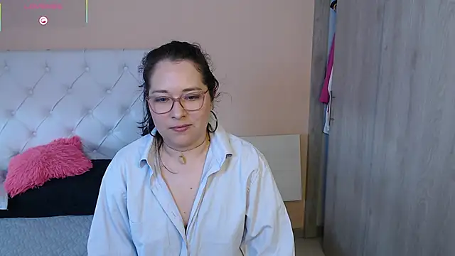 May Carlier online show from 01/18/26, 09:29