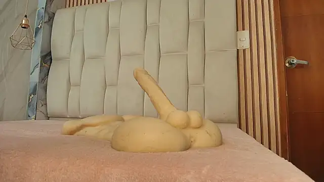 Emily Trujillo online show from 12/19/25, 05:31