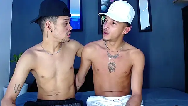 Snapshot of Friendsofeverything_ chatting on 12/13/24, 01:12 Friendsofeverything online show from 12/13/24, 01:12