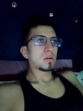 Snapshot of stivevv chatting on 05/04/26, 12:17 stivevv online show from 05/04/26, 12:17