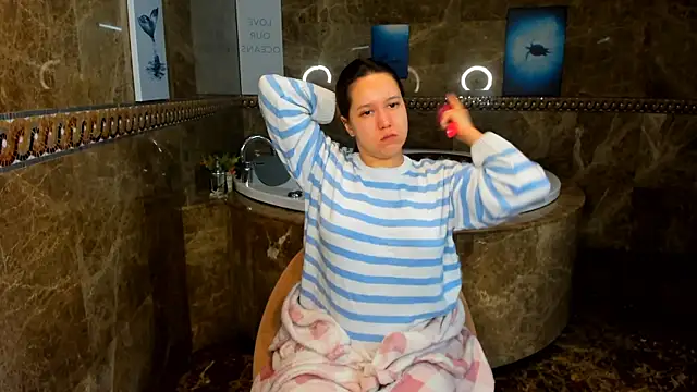 Mira Karter online show from 12/05/24, 01:36