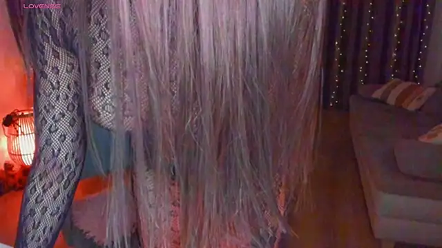 Snapshot of Miss_A chatting on 11/03/25, 02:02 Miss A online show from 11/03/25, 02:02