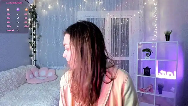 AraCopple online show from 12/19/24, 11:14