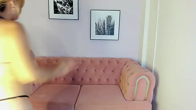 Mia hansper online show from 02/09/25, 12:06