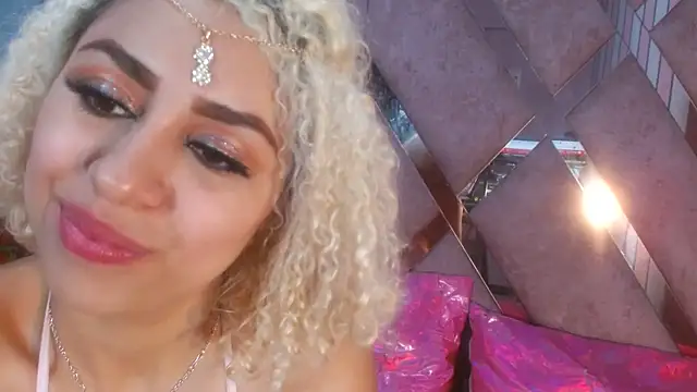 Lucy White   online show from 03/07/25, 09:17