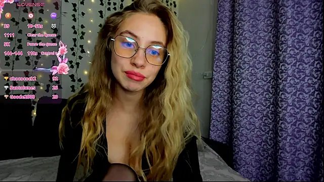 Snapshot of Kitty_Katrine chatting on 12/26/24, 06:33 Kitty Katrine online show from 12/26/24, 06:33