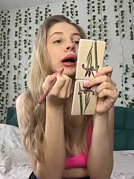 Snapshot of Kitty_Katrine chatting on 01/15/25, 07:37 Kitty Katrine online show from 01/15/25, 07:37