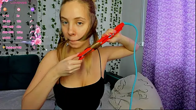 Snapshot of Kitty_Katrine chatting on 01/27/25, 07:45 Kitty Katrine online show from 01/27/25, 07:45