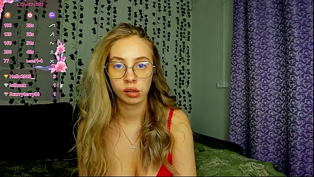 Snapshot of Kitty_Katrine chatting on 02/14/25, 06:29 Kitty Katrine online show from 02/14/25, 06:29