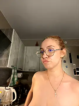 Snapshot of Kitty_Katrine chatting on 09/20/25, 04:30 Kitty Katrine online show from 09/20/25, 04:30