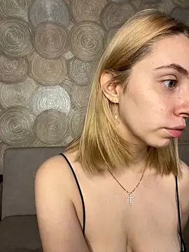 Snapshot of Kitty_Katrine chatting on 10/29/25, 06:15 Kitty Katrine online show from 10/29/25, 06:15