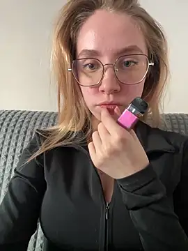 Kitty Katrine online show from 03/24/26, 01:38