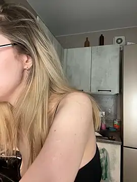 Kitty Katrine online show from 04/17/26, 05:05