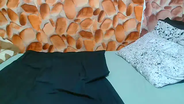 AfricanBigAssxx98 online show from 09/19/25, 11:05