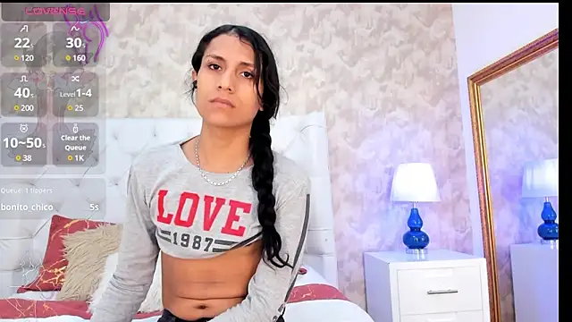 Eliza Thaylor   online show from 12/17/24, 11:28