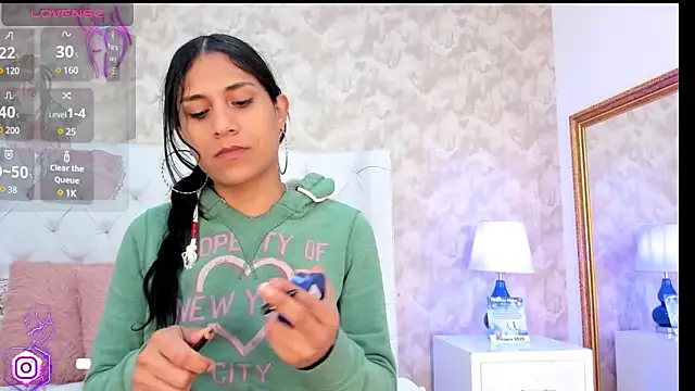 Eliza Thaylor   online show from 01/05/25, 02:52