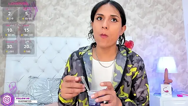 Eliza Thaylor   online show from 03/21/25, 06:18