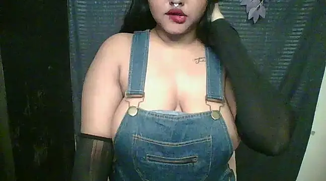 Snapshot of Your-love-12 chatting on 12/12/24, 02:26 Your-love-12 online show from 12/12/24, 02:26