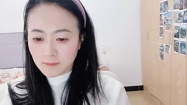 Snapshot of fanfan-FF chatting on 02/10/25, 05:25 fanfan-FF online show from 02/10/25, 05:25