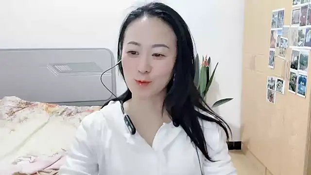 Snapshot of fanfan-FF chatting on 03/13/25, 12:02 fanfan-FF online show from 03/13/25, 12:02