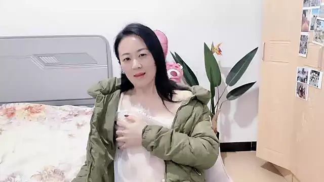 Snapshot of fanfan-FF chatting on 03/15/25, 04:24 fanfan-FF online show from 03/15/25, 04:24