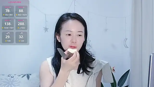 Snapshot of fanfan-FF chatting on 09/21/25, 10:17 fanfan-FF online show from 09/21/25, 10:17