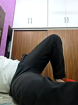 Snapshot of kokakrish chatting on 10/19/25, 05:02 kokakrish online show from 10/19/25, 05:02