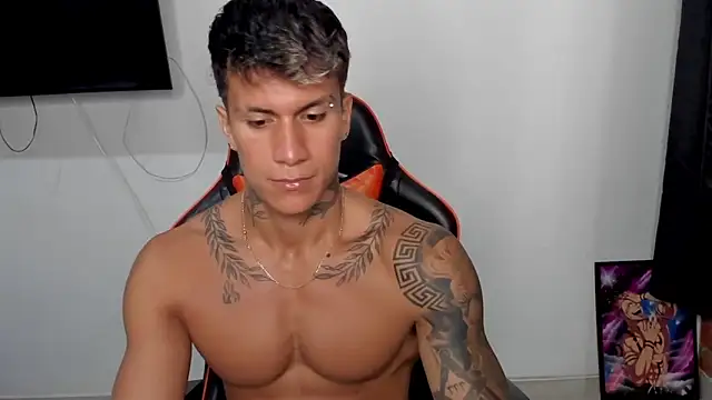 Snapshot of pettergrey1 chatting on 10/23/25, 11:24 pettergrey1 online show from 10/23/25, 11:24