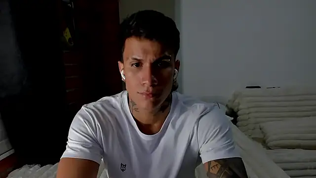 Snapshot of pettergrey1 chatting on 12/05/25, 01:36 pettergrey1 online show from 12/05/25, 01:36