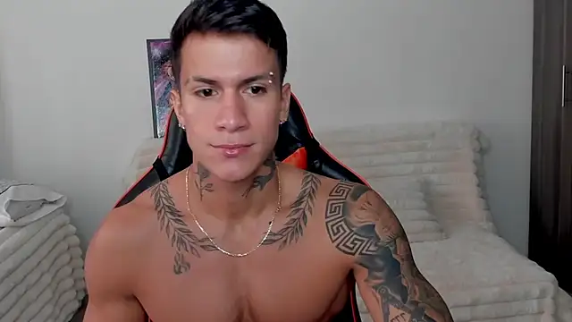 Snapshot of pettergrey1 chatting on 12/16/25, 02:22 pettergrey1 online show from 12/16/25, 02:22