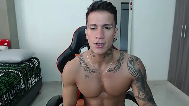 Snapshot of pettergrey1 chatting on 03/04/26, 04:24 pettergrey1 online show from 03/04/26, 04:24