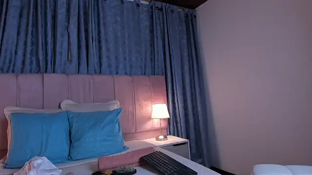 x milu online show from 03/11/25, 05:35