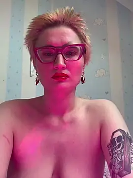 Snapshot of Charlotteeroseee chatting on 02/09/25, 03:53 Charlotteeroseee online show from 02/09/25, 03:53