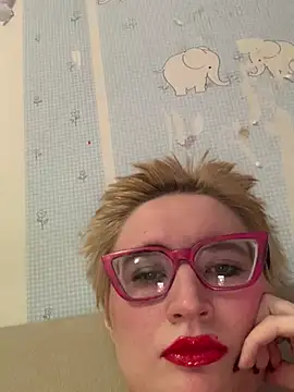 Snapshot of Charlotteeroseee chatting on 02/09/25, 01:35 Charlotteeroseee online show from 02/09/25, 01:35