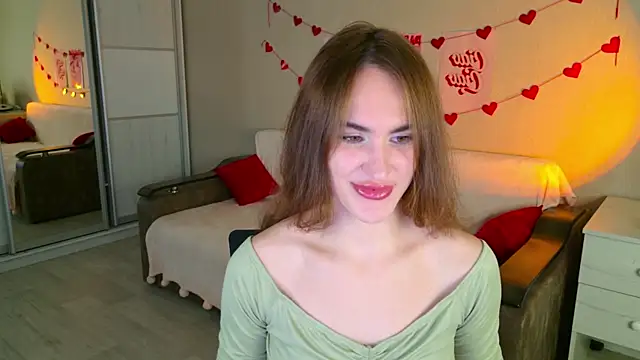 Snapshot of FridaCure chatting on 10/11/25, 07:12 FridaCure online show from 10/11/25, 07:12