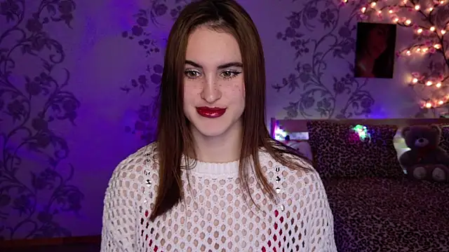 Snapshot of FridaCure chatting on 11/23/25, 06:41 FridaCure online show from 11/23/25, 06:41