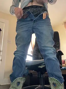 Snapshot of dcockell chatting on 03/21/25, 03:46 dcockell online show from 03/21/25, 03:46