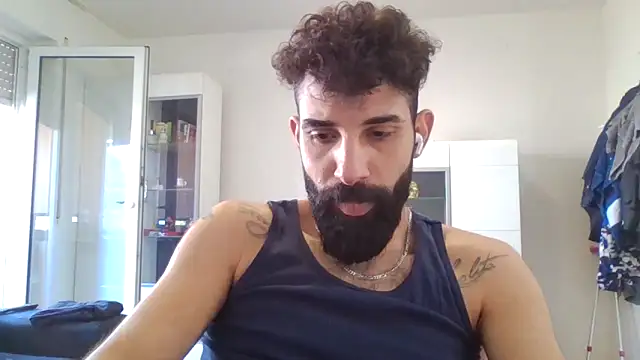 Snapshot of cankaraa96 chatting on 09/20/25, 10:05 cankaraa96 online show from 09/20/25, 10:05