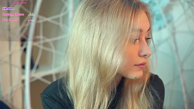 Snapshot of FlairCunard chatting on 12/03/24, 02:49 FlairCunard online show from 12/03/24, 02:49