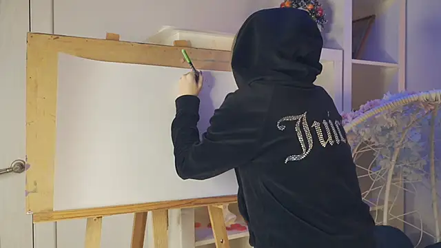 Snapshot of FlairCunard chatting on 12/27/24, 02:54 FlairCunard online show from 12/27/24, 02:54