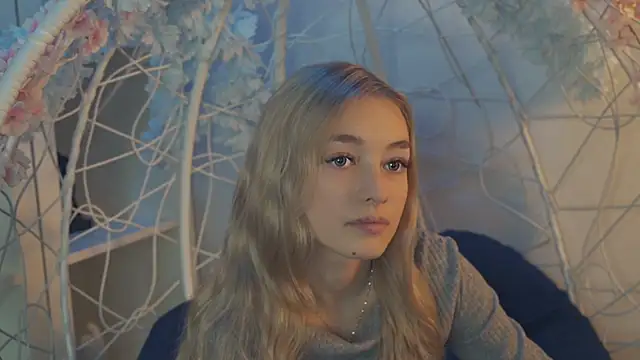 Snapshot of FlairCunard chatting on 12/29/24, 08:48 FlairCunard online show from 12/29/24, 08:48