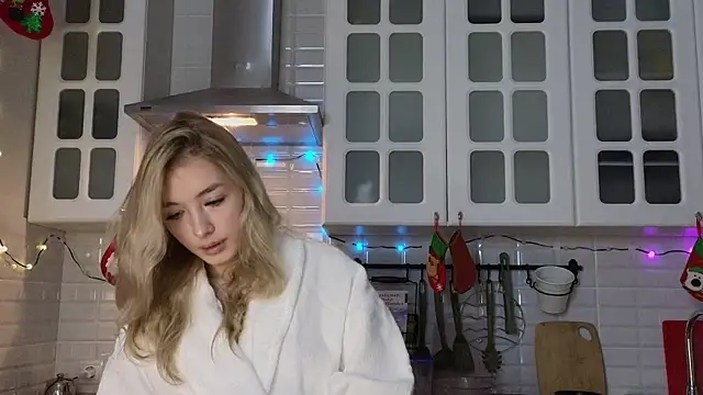 Snapshot of FlairCunard chatting on 12/31/24, 04:38 FlairCunard online show from 12/31/24, 04:38