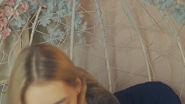 Snapshot of FlairCunard chatting on 01/02/25, 02:35 FlairCunard online show from 01/02/25, 02:35