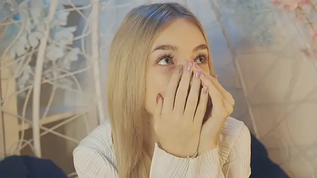 Snapshot of FlairCunard chatting on 01/15/25, 02:56 FlairCunard online show from 01/15/25, 02:56