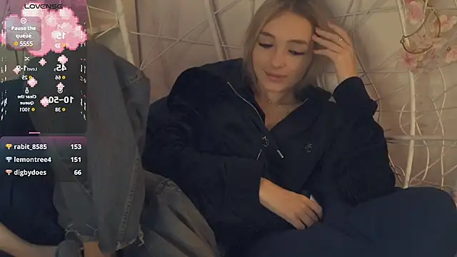 Snapshot of FlairCunard chatting on 01/16/25, 05:44 FlairCunard online show from 01/16/25, 05:44