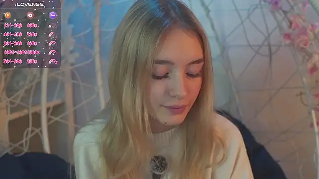 Snapshot of FlairCunard chatting on 01/31/25, 06:14 FlairCunard online show from 01/31/25, 06:14