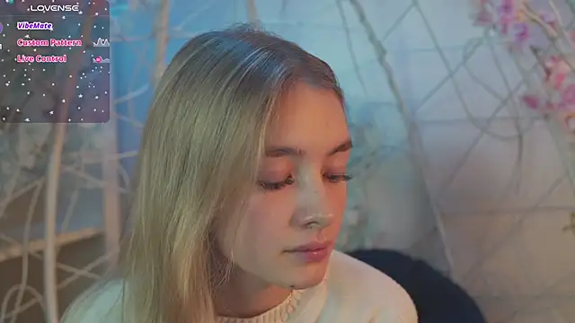 Snapshot of FlairCunard chatting on 02/01/25, 12:18 FlairCunard online show from 02/01/25, 12:18